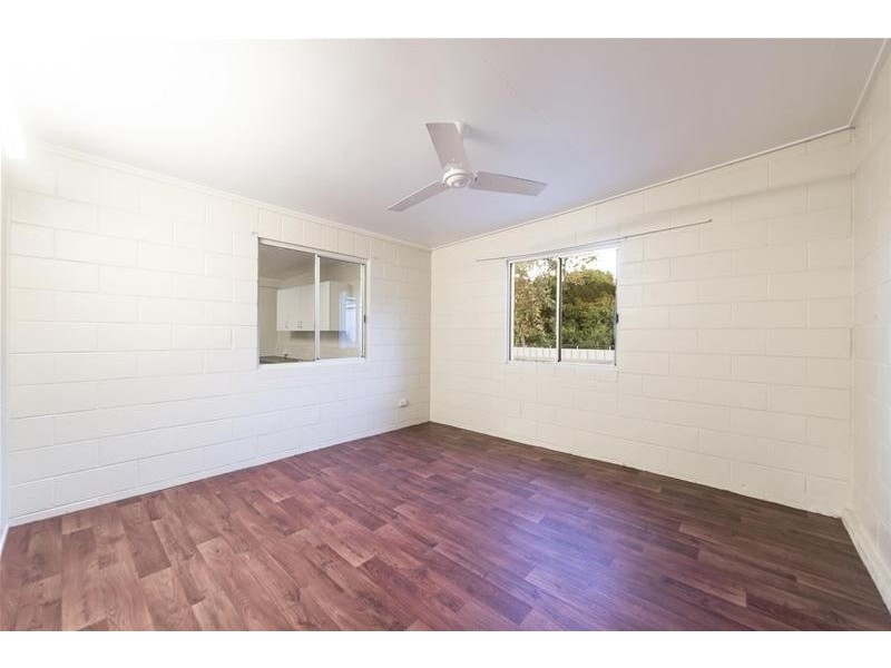 13 Anzac Parade, Finch Hatton QLD 4756