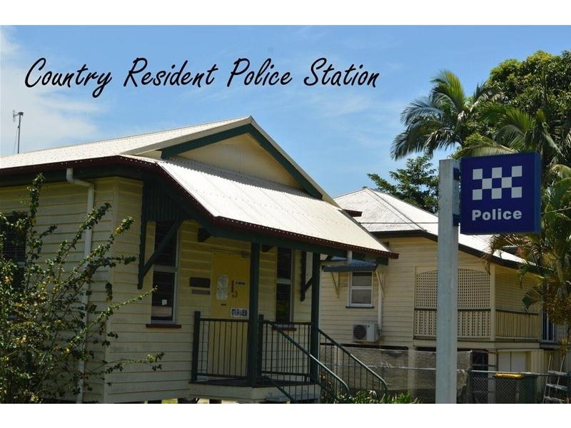 13 Anzac Parade, Finch Hatton QLD 4756