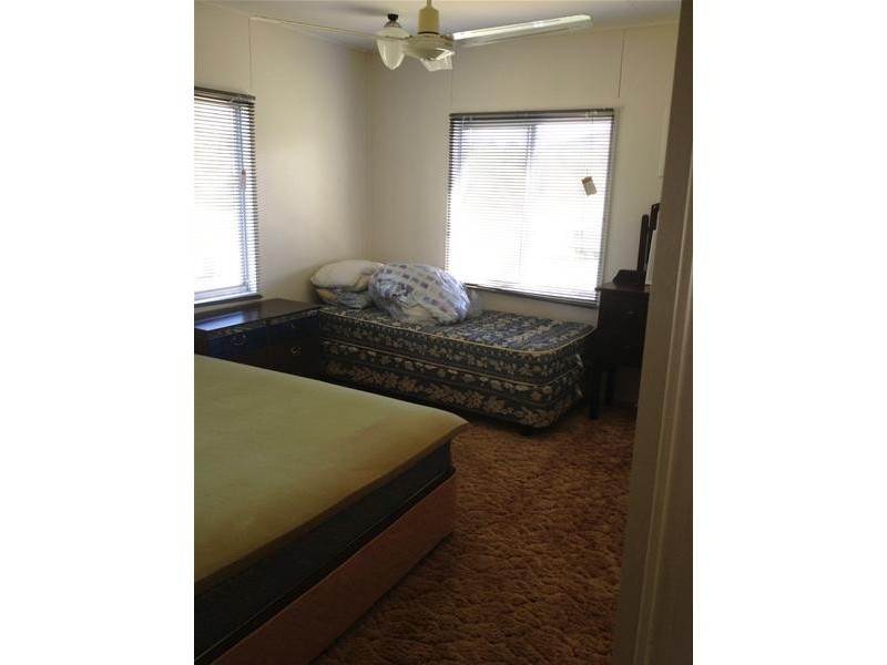 121 Zelma Street, Grasstree Beach QLD 4740