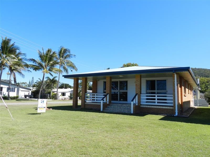 32 The Esplanade, Grasstree Beach QLD 4740