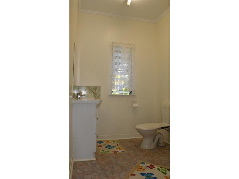 22 Atherton Street, Sarina QLD 4737