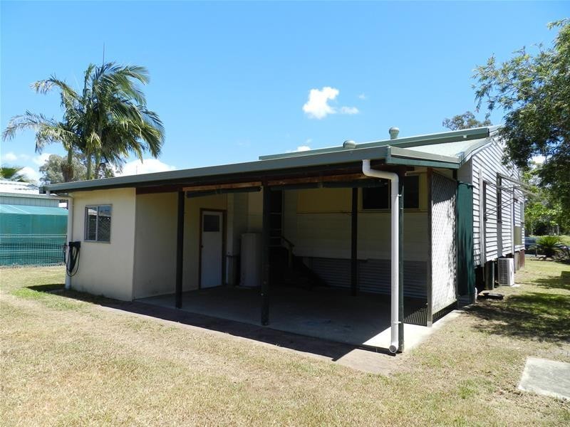 6 Swan Street, Armstrong Beach QLD 4737