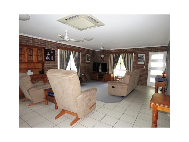 11 Rankin Court, Armstrong Beach QLD 4737