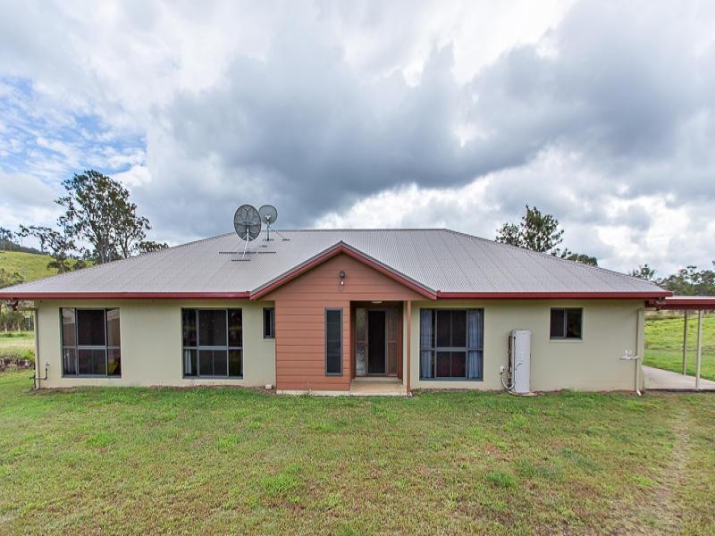 9 Lawries Road, Sarina QLD 4737