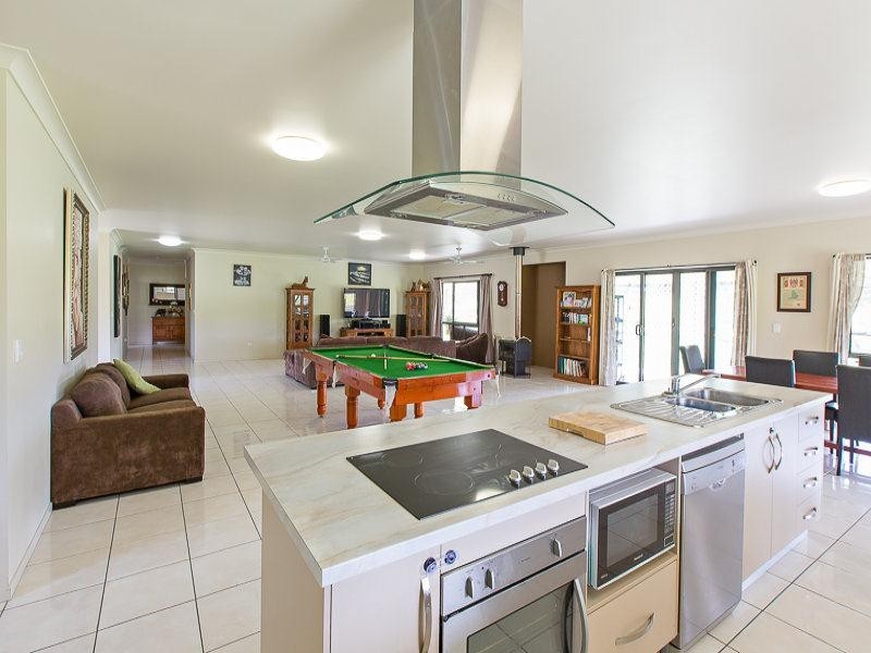 9 Lawries Road, Sarina QLD 4737