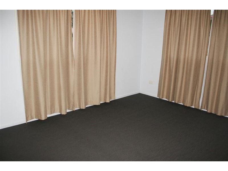 10 Freemont Avenue, Sarina QLD 4737