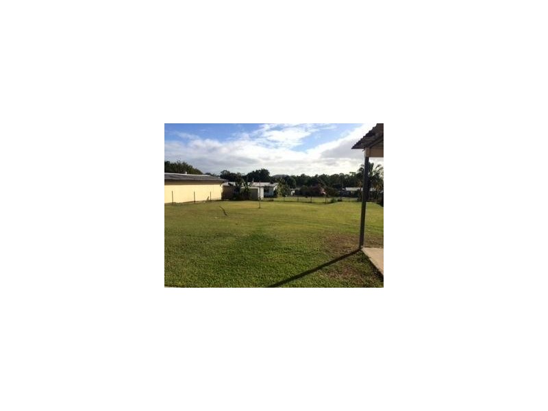6 Langdon Street, Sarina QLD 4737