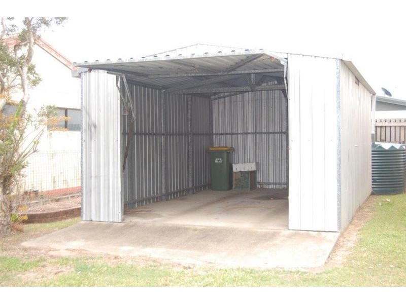 91 Beach Road, Sarina QLD 4737