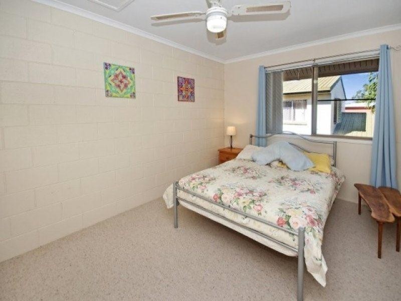 1/4 Baur Street, North Mackay QLD 4740