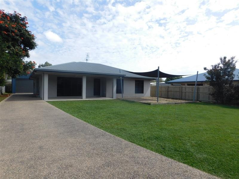 33 Deguara Avenue, Armstrong Beach QLD 4737