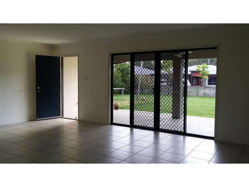 33 Deguara Avenue, Armstrong Beach QLD 4737