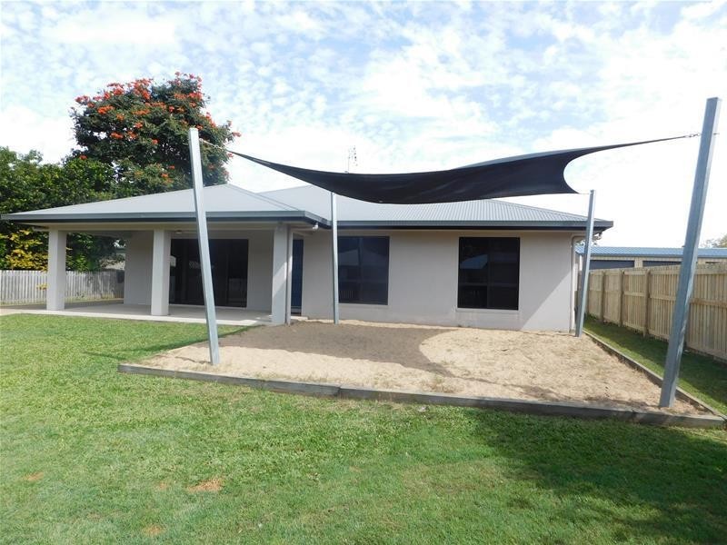33 Deguara Avenue, Armstrong Beach QLD 4737