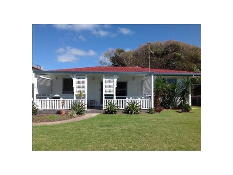 25 Poole Street, Sarina Beach QLD 4737