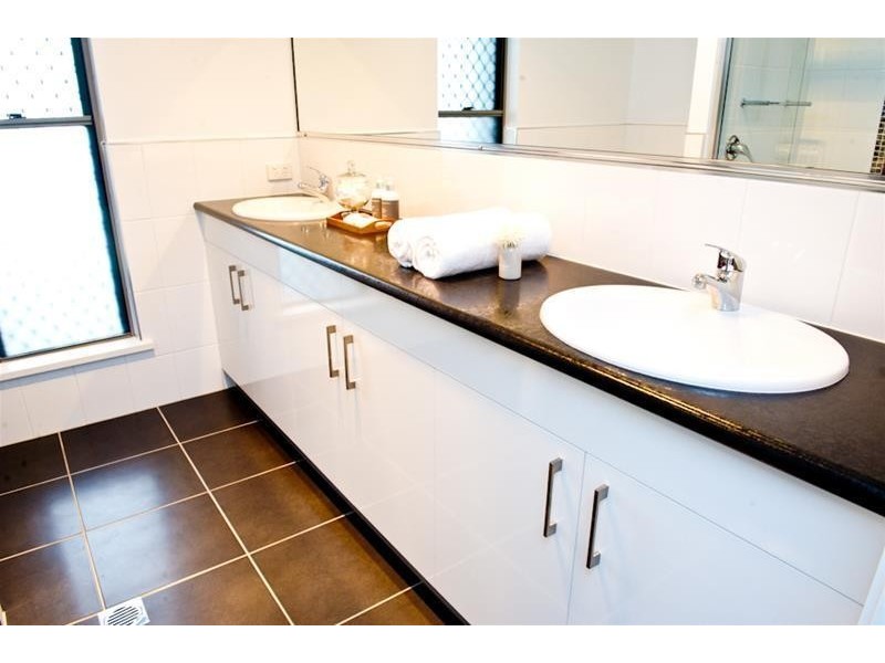 24 Pacific Avenue, Sarina QLD 4737