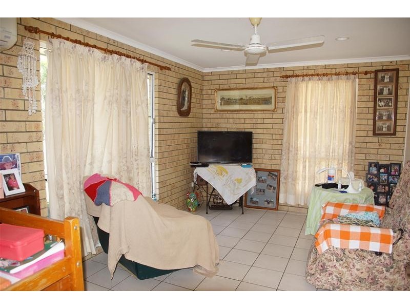 43 Cemetery Road, Sarina QLD 4737