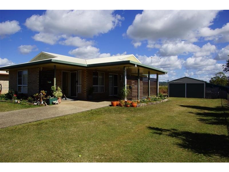 43 Cemetery Road, Sarina QLD 4737