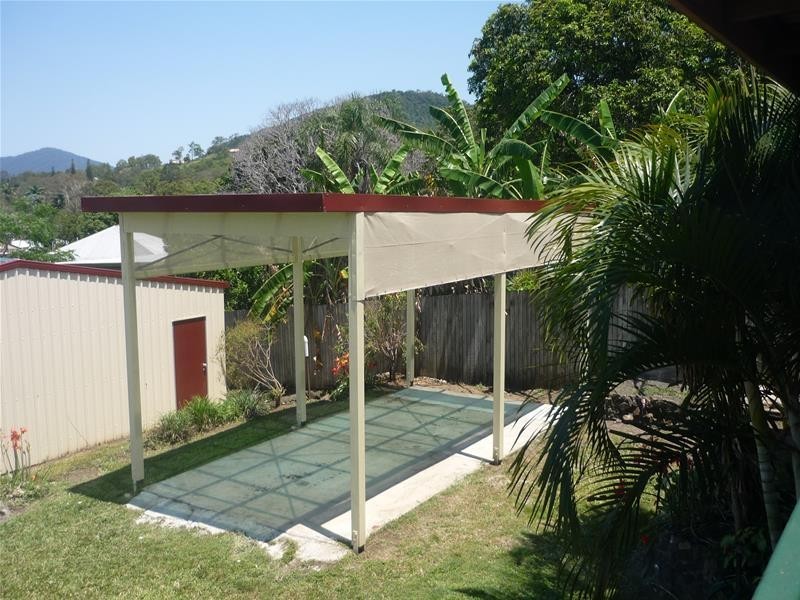 11 Hill Street, Sarina QLD 4737