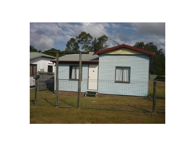 45 West Street, Sarina QLD 4737