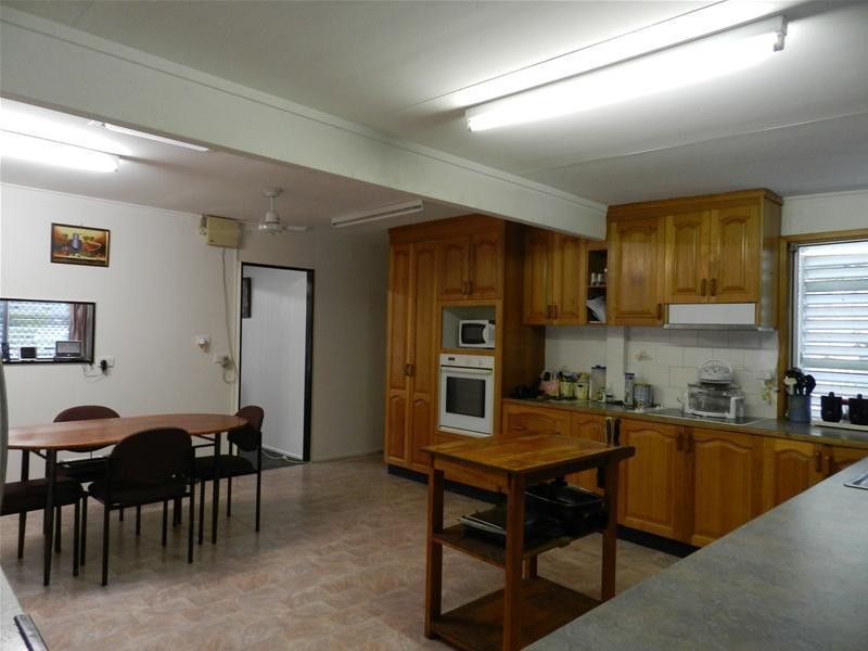 10 Atherton Street, Sarina QLD 4737