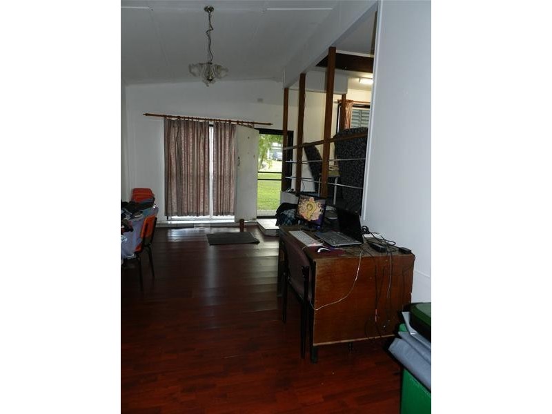 10 Atherton Street, Sarina QLD 4737