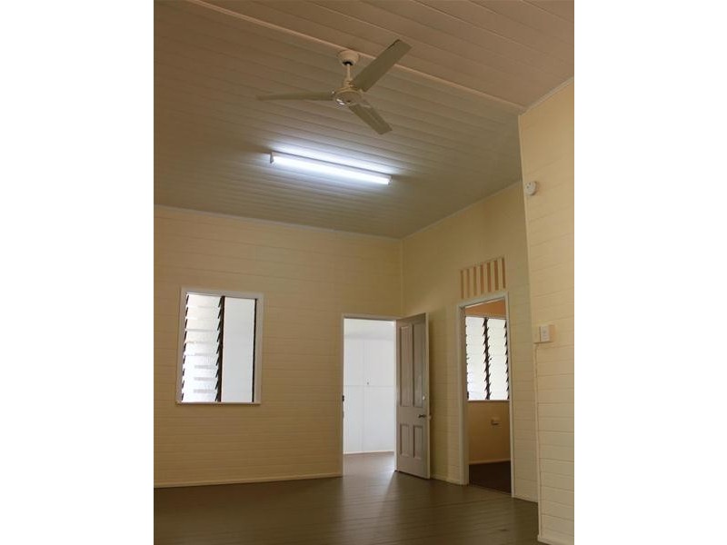 10 Central Street, Sarina QLD 4737