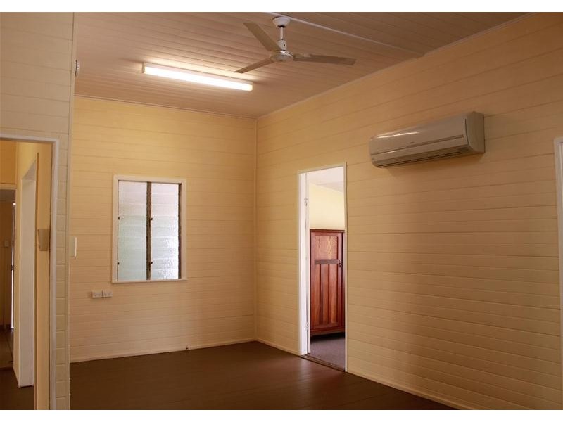 10 Central Street, Sarina QLD 4737