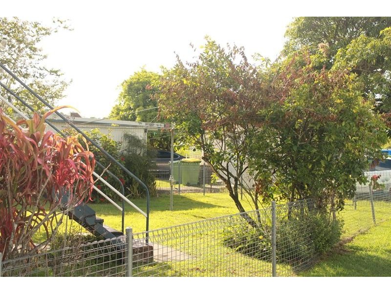 10 Central Street, Sarina QLD 4737