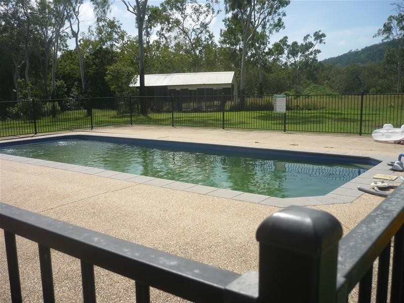 62 Cemetery Road, Sarina QLD 4737