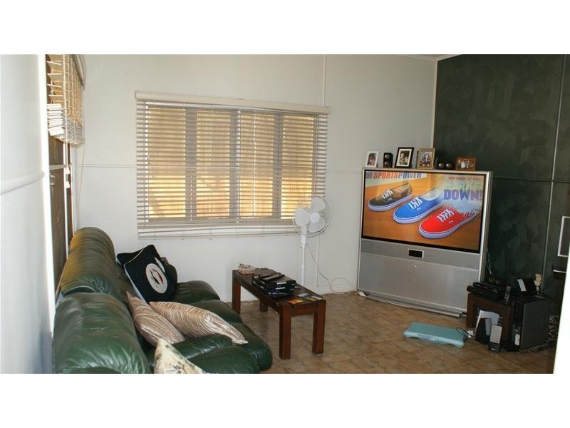 13 East Street, Sarina QLD 4737