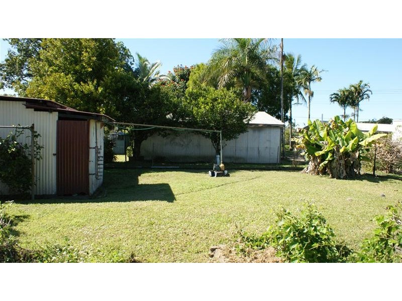 13 East Street, Sarina QLD 4737
