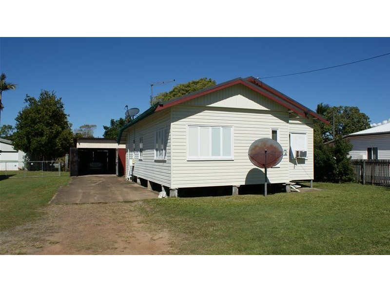 13 East Street, Sarina QLD 4737