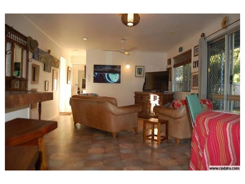 1 Crescent Street, Armstrong Beach QLD 4737