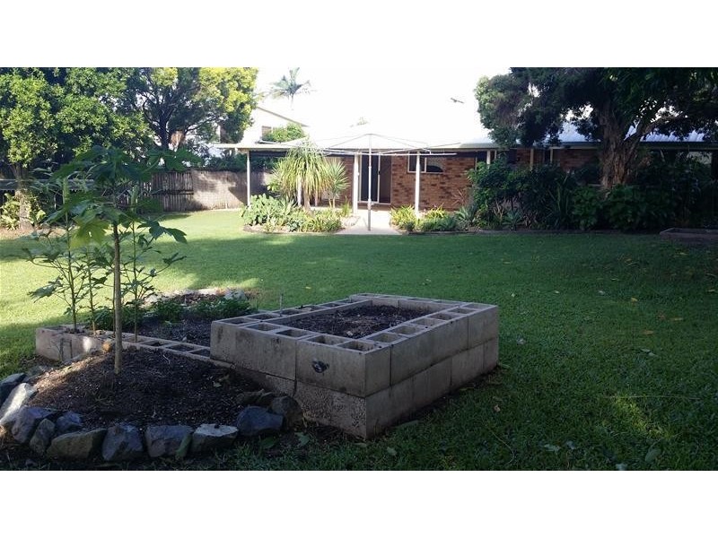 15 Lilliendale Avenue, Sarina QLD 4737