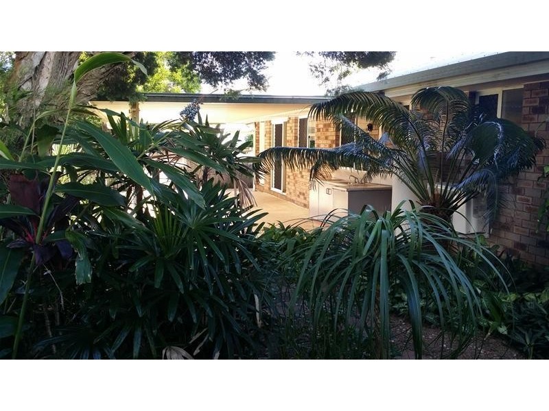 15 Lilliendale Avenue, Sarina QLD 4737