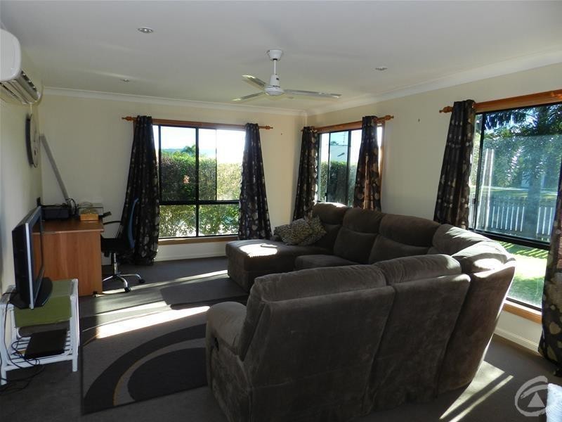 11 Rasmussen Court, Armstrong Beach QLD 4737