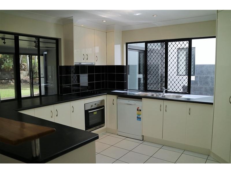 51 Cinnamon Drive, Glenella QLD 4740