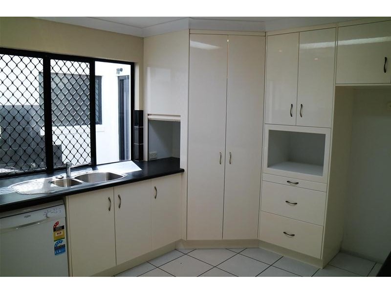 51 Cinnamon Drive, Glenella QLD 4740