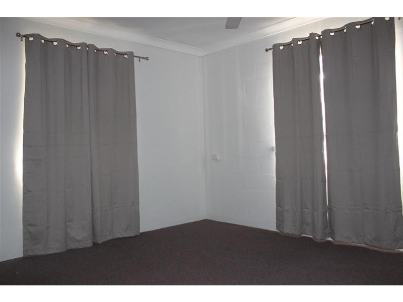 77 Edmunds Avenue, Hay Point QLD 4740