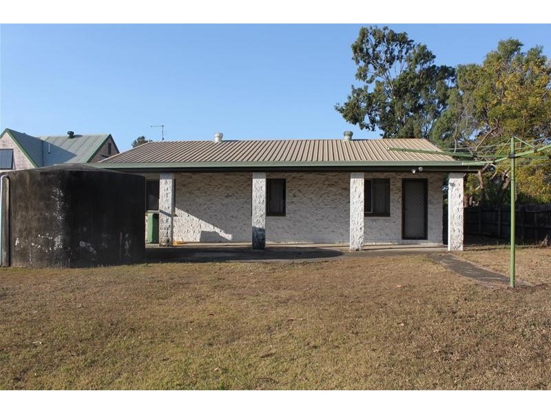 77 Edmunds Avenue, Hay Point QLD 4740