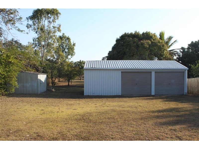 77 Edmunds Avenue, Hay Point QLD 4740
