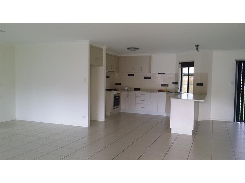 33 Deguara Avenue, Armstrong Beach QLD 4737