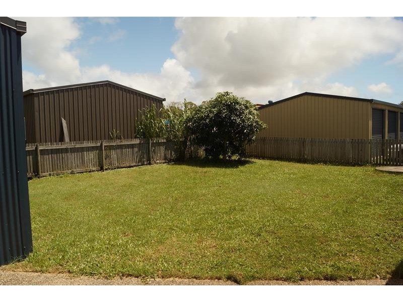 33 Deguara Avenue, Armstrong Beach QLD 4737