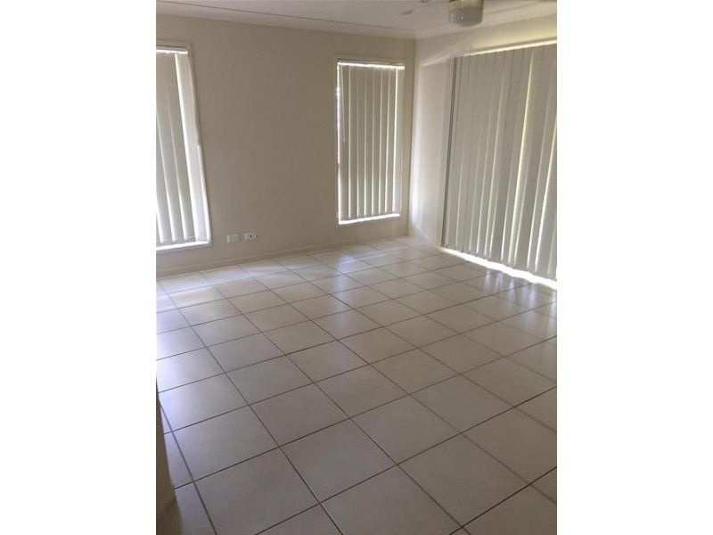 10 Denison Street, Nebo QLD 4742