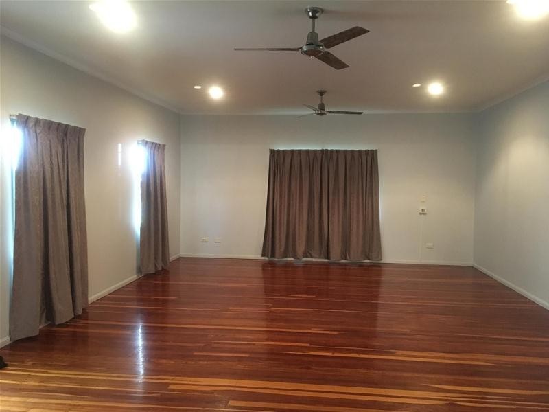 20 Place  Avenue, Sarina QLD 4737