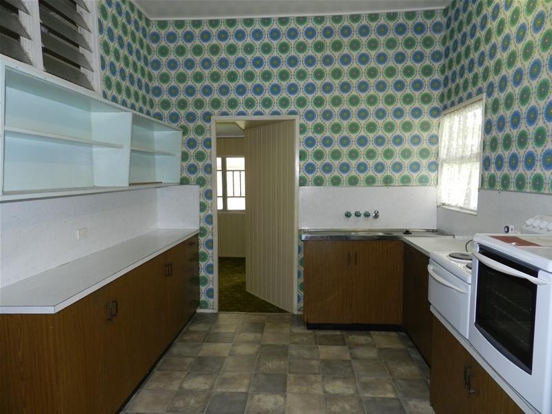 7 Innes Street, Sarina QLD 4737