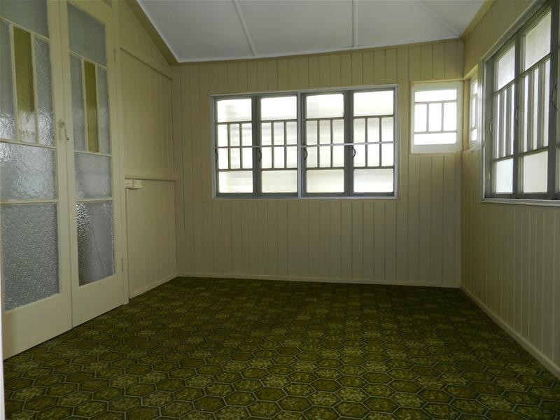 7 Innes Street, Sarina QLD 4737