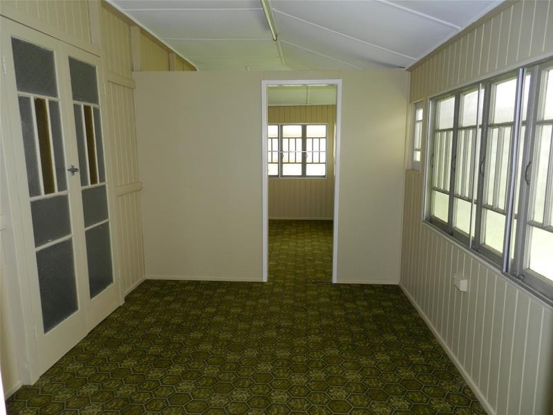 7 Innes Street, Sarina QLD 4737