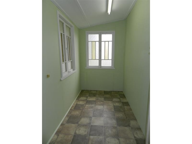 7 Innes Street, Sarina QLD 4737