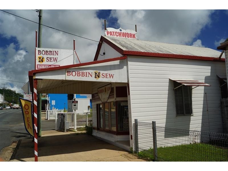 10 Central Street, Sarina QLD 4737