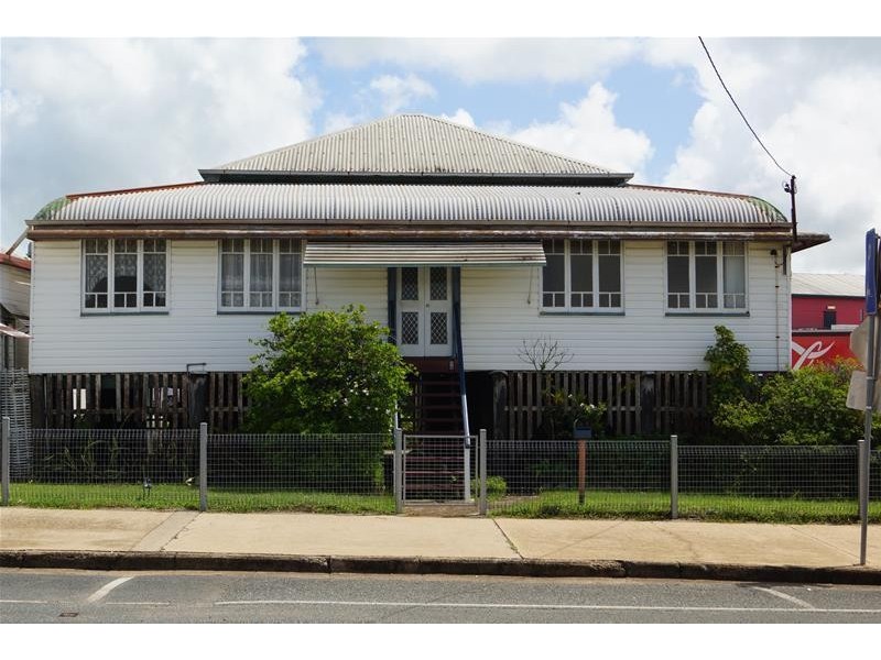 10 Central Street, Sarina QLD 4737